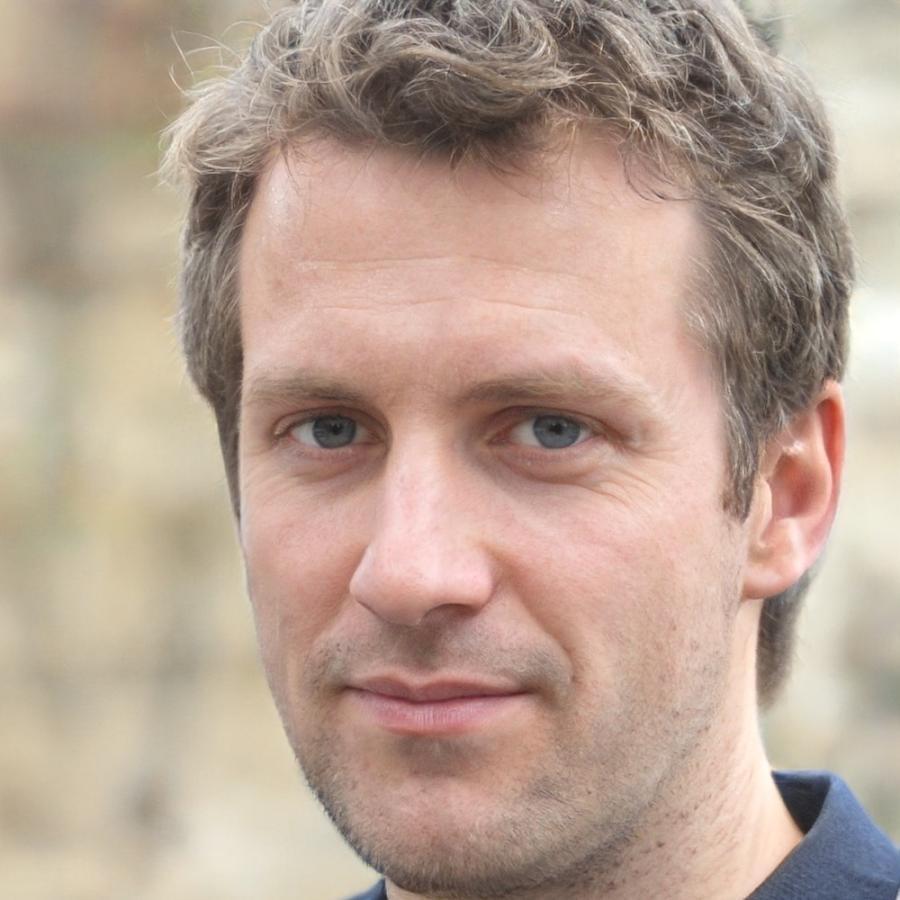 Portraitfoto van hoofddocent Tomas Verwilghen